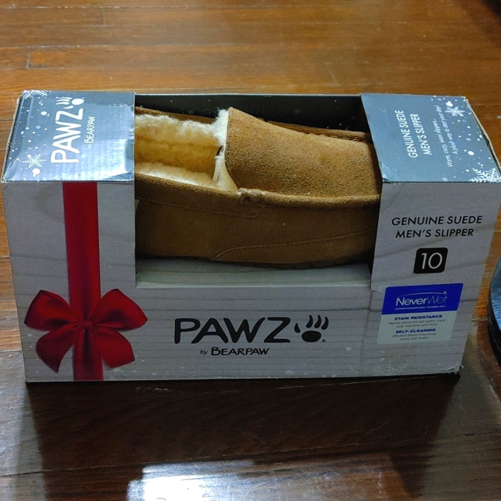 New PAWZ bearpaw men size 10